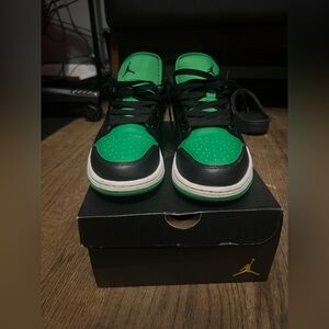 jordan 1 low lucky green SE